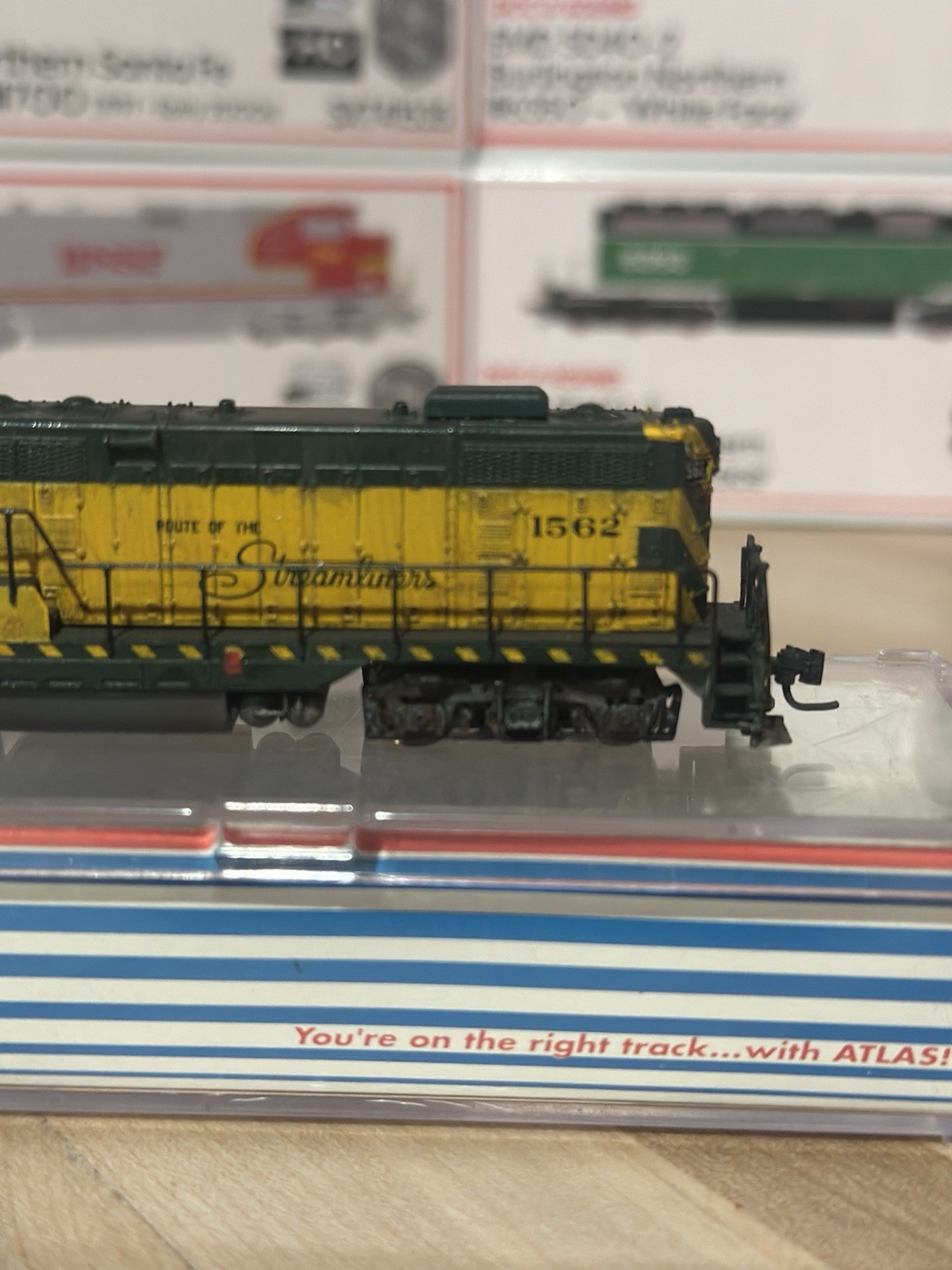 Atlas N GP-9 Ph 2 CNW Chicago and Northwestern #1562 DC weathered Custom￼