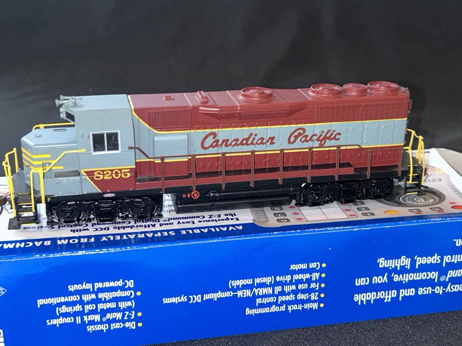 HO Scale Bachmann 60705 CP Canadian Pacific GP35 Diesel Locomotive #8205 w/DCC