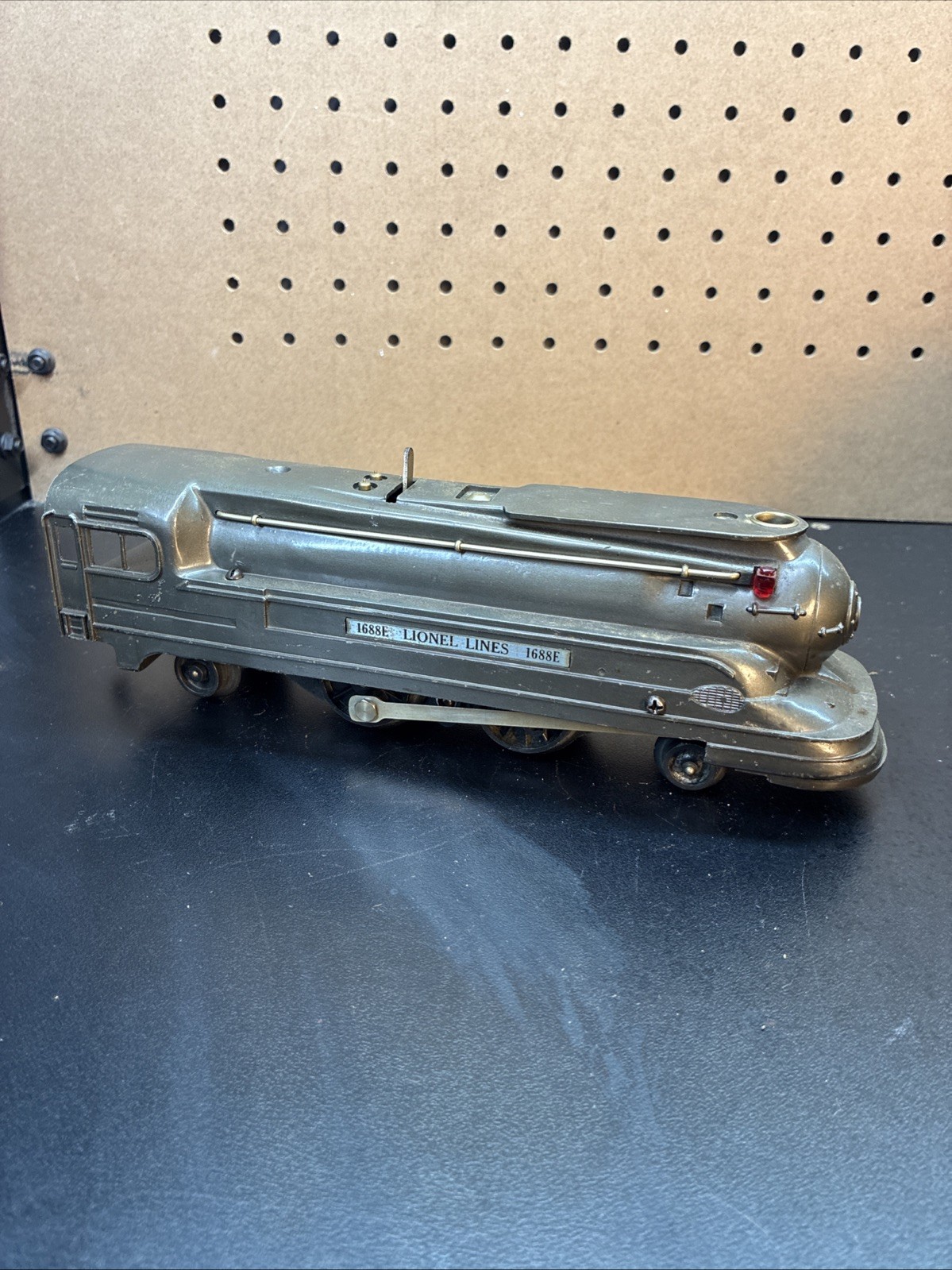 Lionel #1688E Lionel Lines (2-4-2) Streamline Locomotive O/027 Gauge Untested