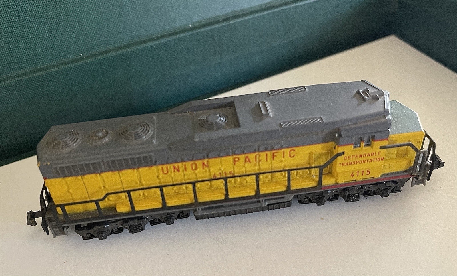 Vintage Lima Italy N Scale UNION PACIFIC YELLOW #4115 LOCOMOTIVE