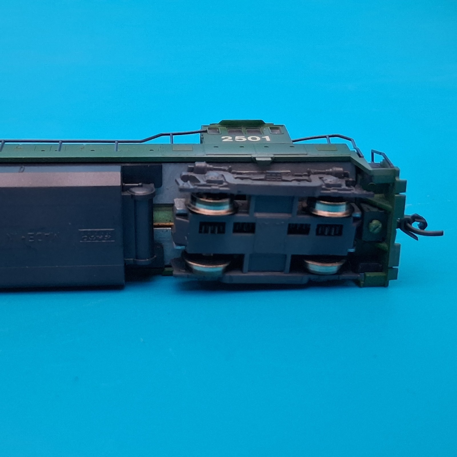 Atlas / Kato 8033 N Gauge ALCO C-425 (?) Locomotive Custom 2501 TW Green TESTED