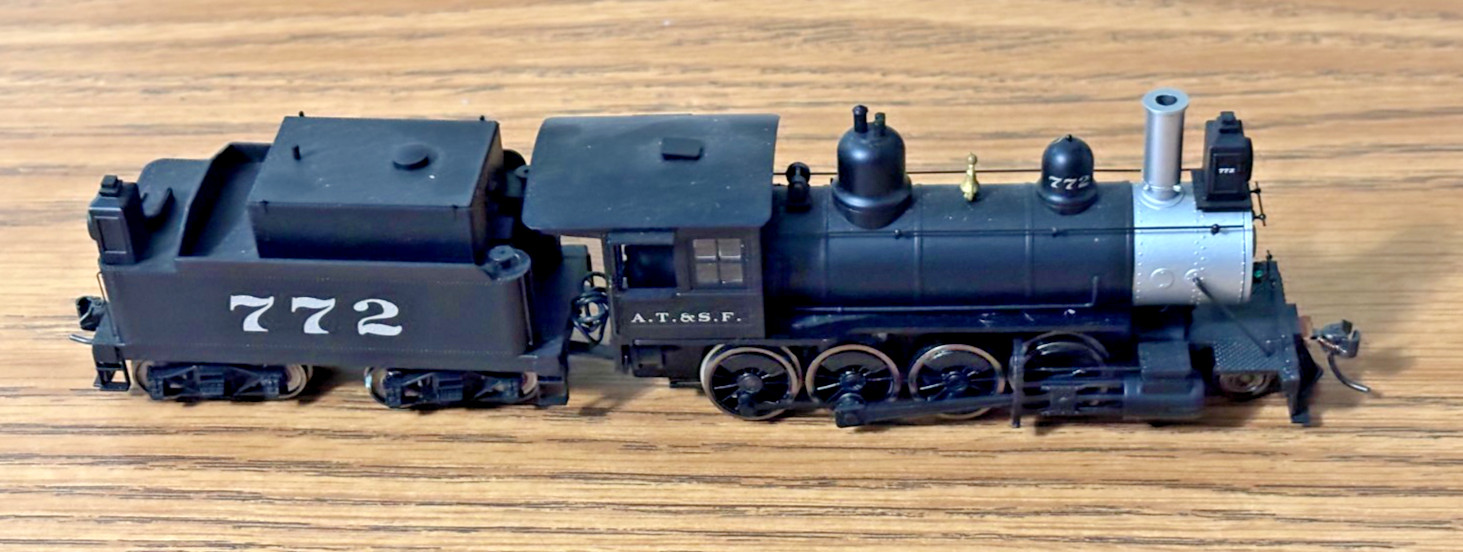 ROUNDHOUSE 2-8-0 STEAM ENGINE SANTE FE #772 w/DCC Brand New- Sound Added