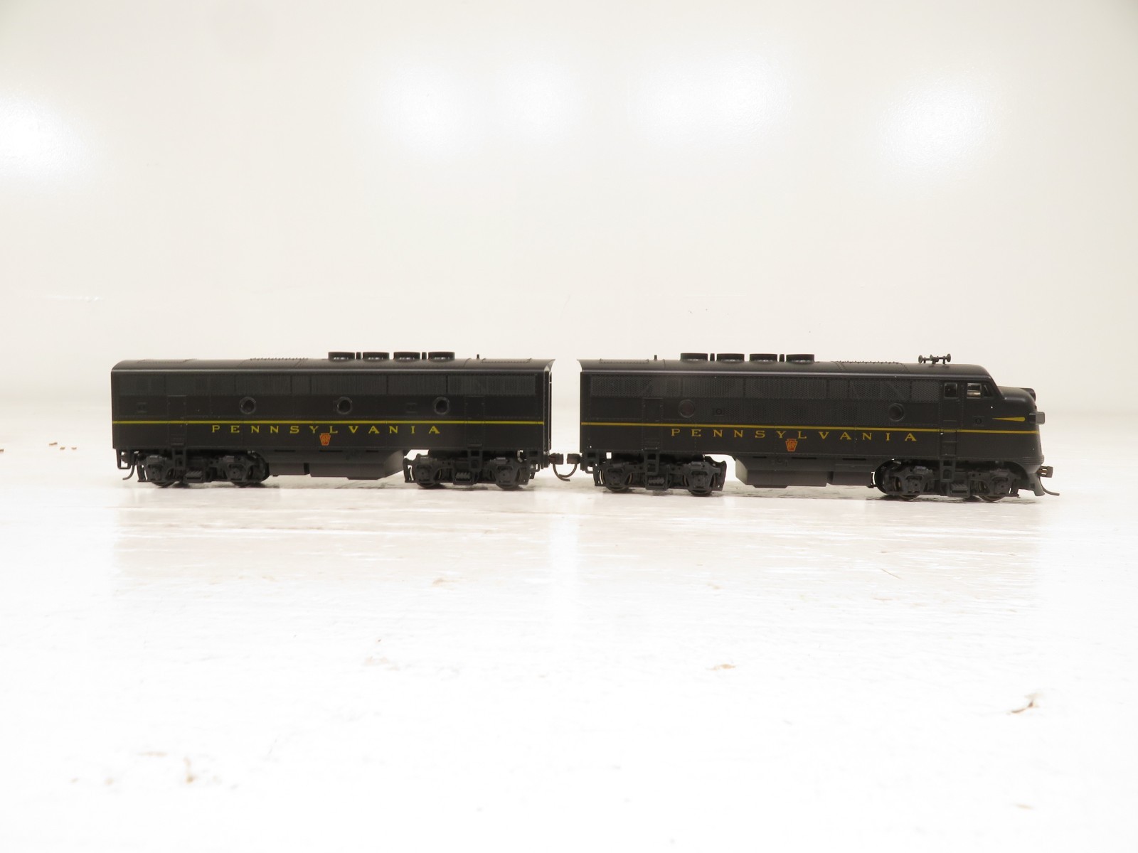 Stewart Hobbies 8110 & 8115 HO Pennsylvania F3AB Phase II High Fans LN 12292