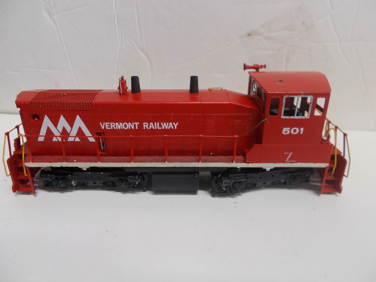 ALCO # 151~ BRASS ~ VERMONT RAILWAY SW-1500 LOCOMOTIVE # 501 ~RUNS GOOD~HO SCALE