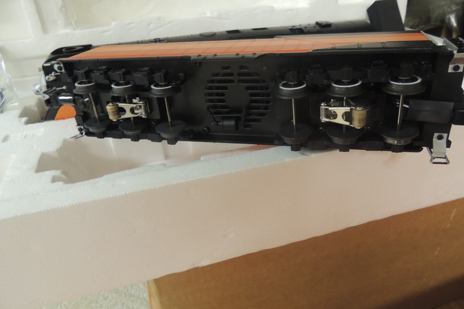 Lionel 6-38079 Southern Pacific “Daylight’ TMCC Scale 4-8-4 GS-2 #4410