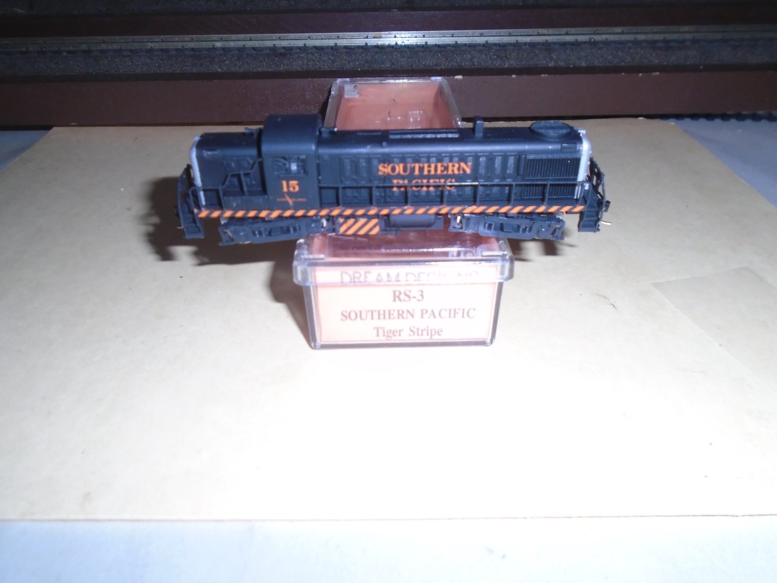 ATLAS / DREAM DESIGNS ALCO RS-3 DIESEL LOCOMOTIVE – SOUTHERN PACIFIC #15 N