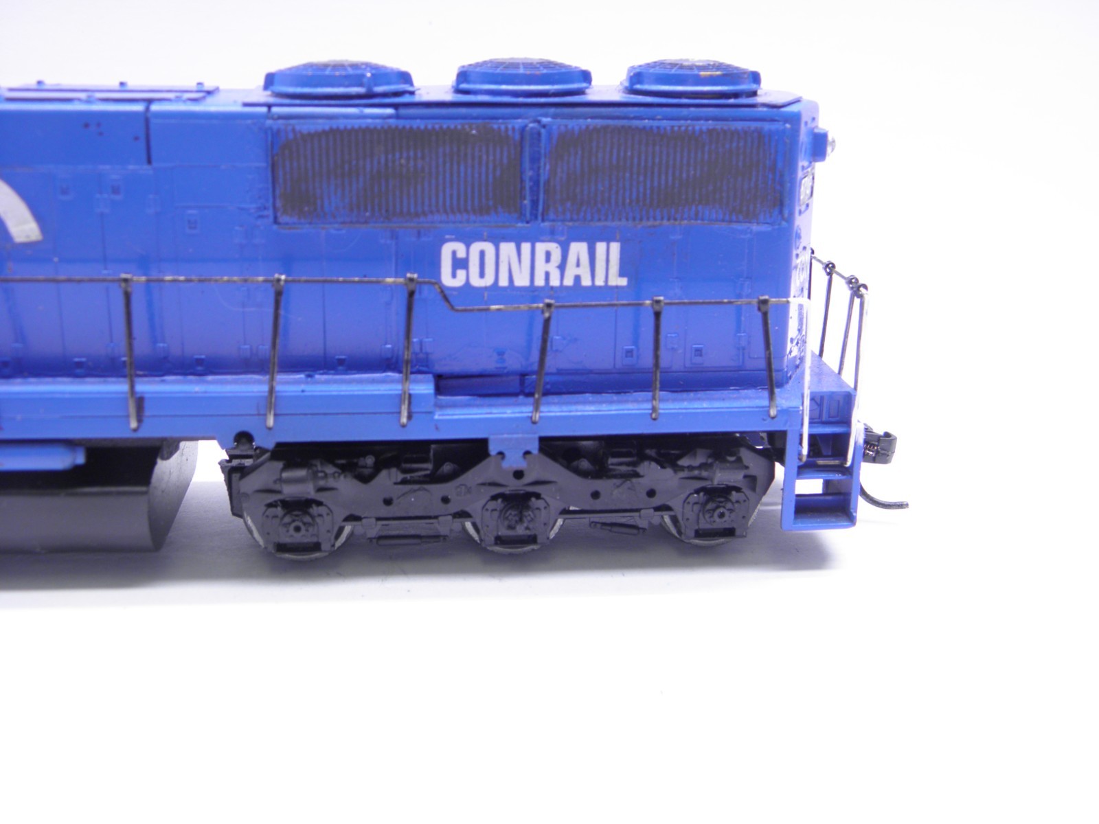 ATHEARN SD 50 LOCOMOTIVE CONVERTED TO DCC- CONRAIL #6748 HO SCALE