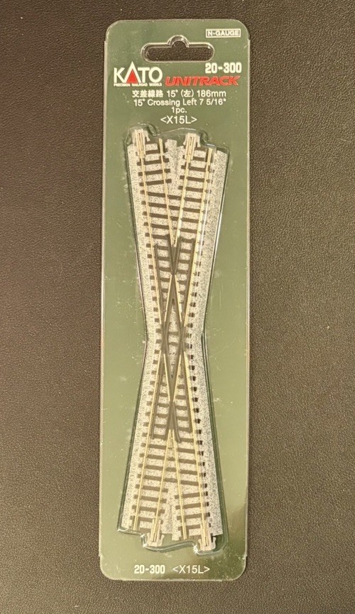 N Scale KATO 20-300 Unitrack 186mm (7 5/16″) 15-Degree Left-Hand Crossing NIB