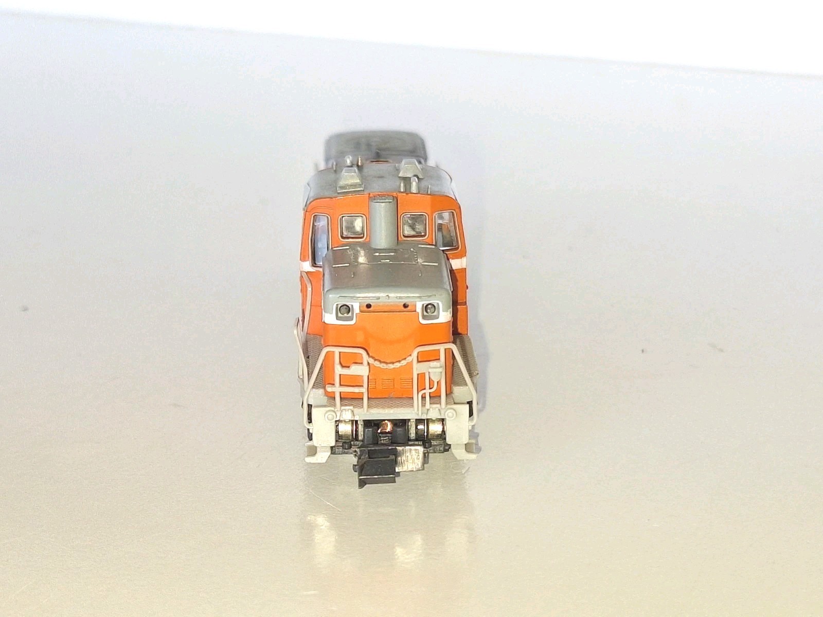 Kato N Scale Japan Diesel. Excellent Complete Cond. Directional Lights. No Box