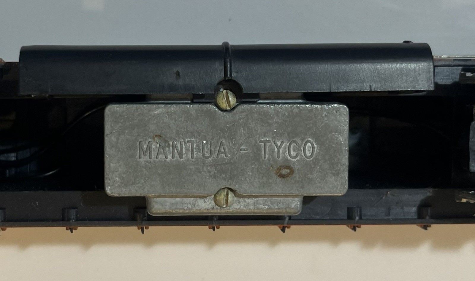 Vintage Tyco Mantua HO Chessie System C & O #1102 Diesel Train Engine RUNS