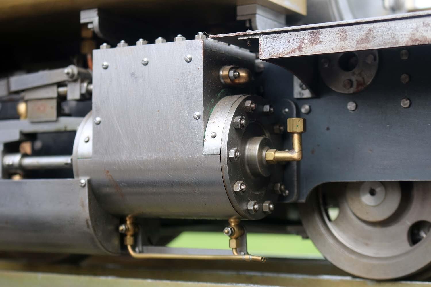 3 1/2 inch Gauge Manning Wardle 2-6-2T STEAM LOCOMOTIVE TRACTION MODEL ENGINE