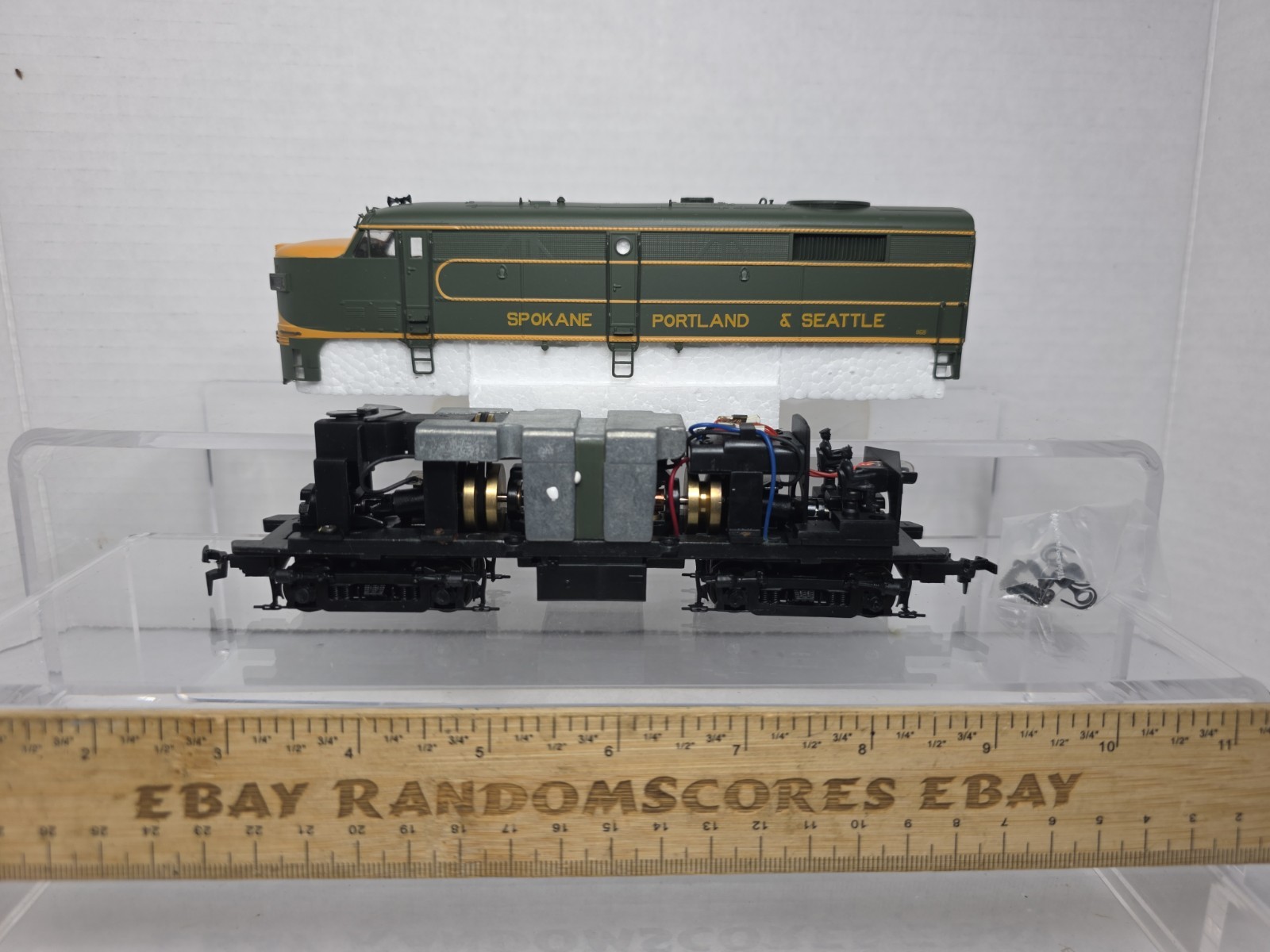 Proto 2000 HO Scale 8385 Spokane Portland & Seattle FA2 Diesel Locomotive NOS