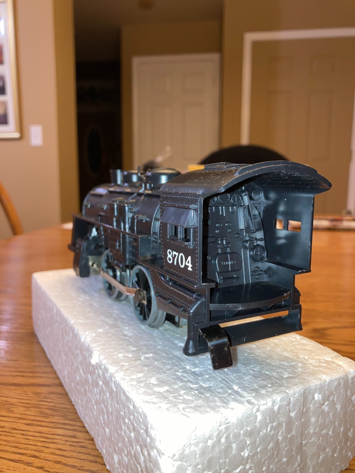 LIONEL 8704 Steam Locomotive Runs Great on AC or DC Power watch video