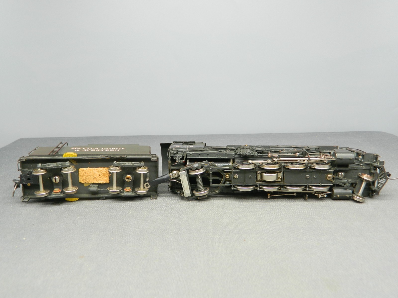 HO 1/87 BRASS Samhongsa DENVER & SALT LAKE 2-8-2 STEAM LOCO & TENDER Repainted