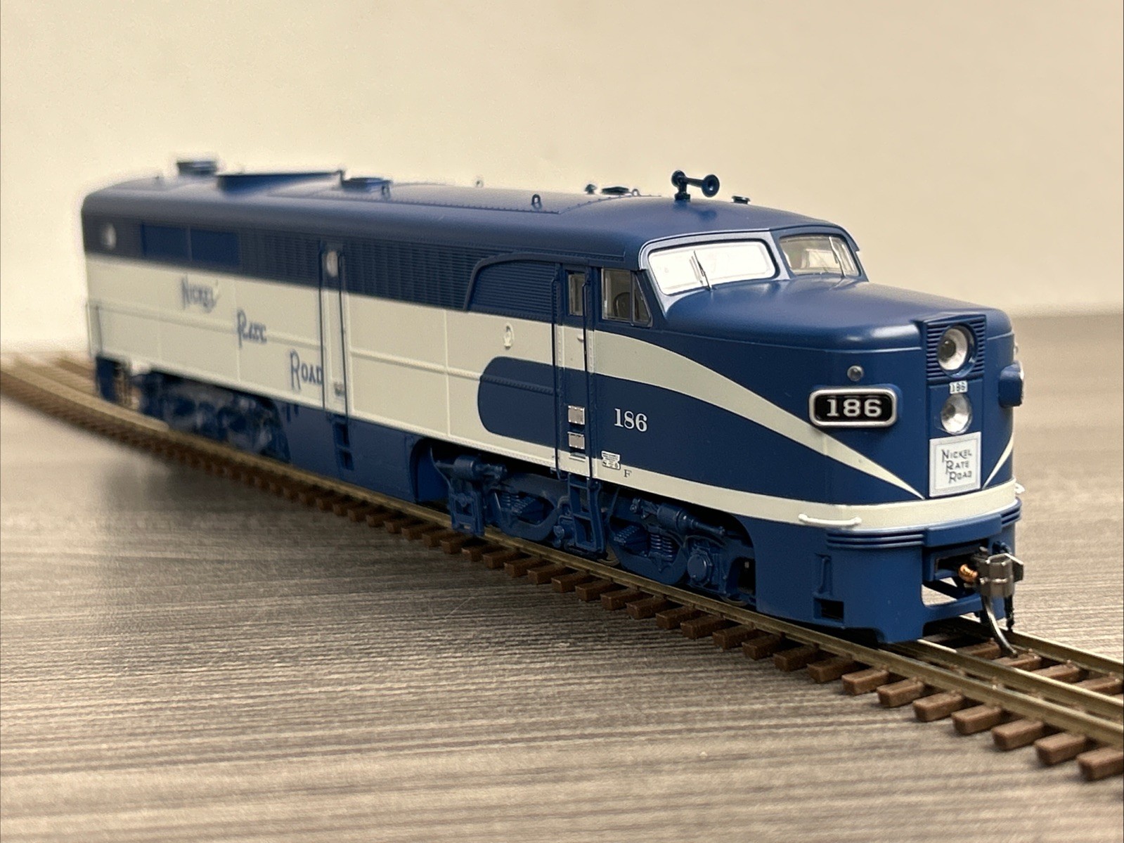 Rapido Trains HO #23021 ALCo PA-1 Locomotive Nickel Plate #186 – NOS – CC