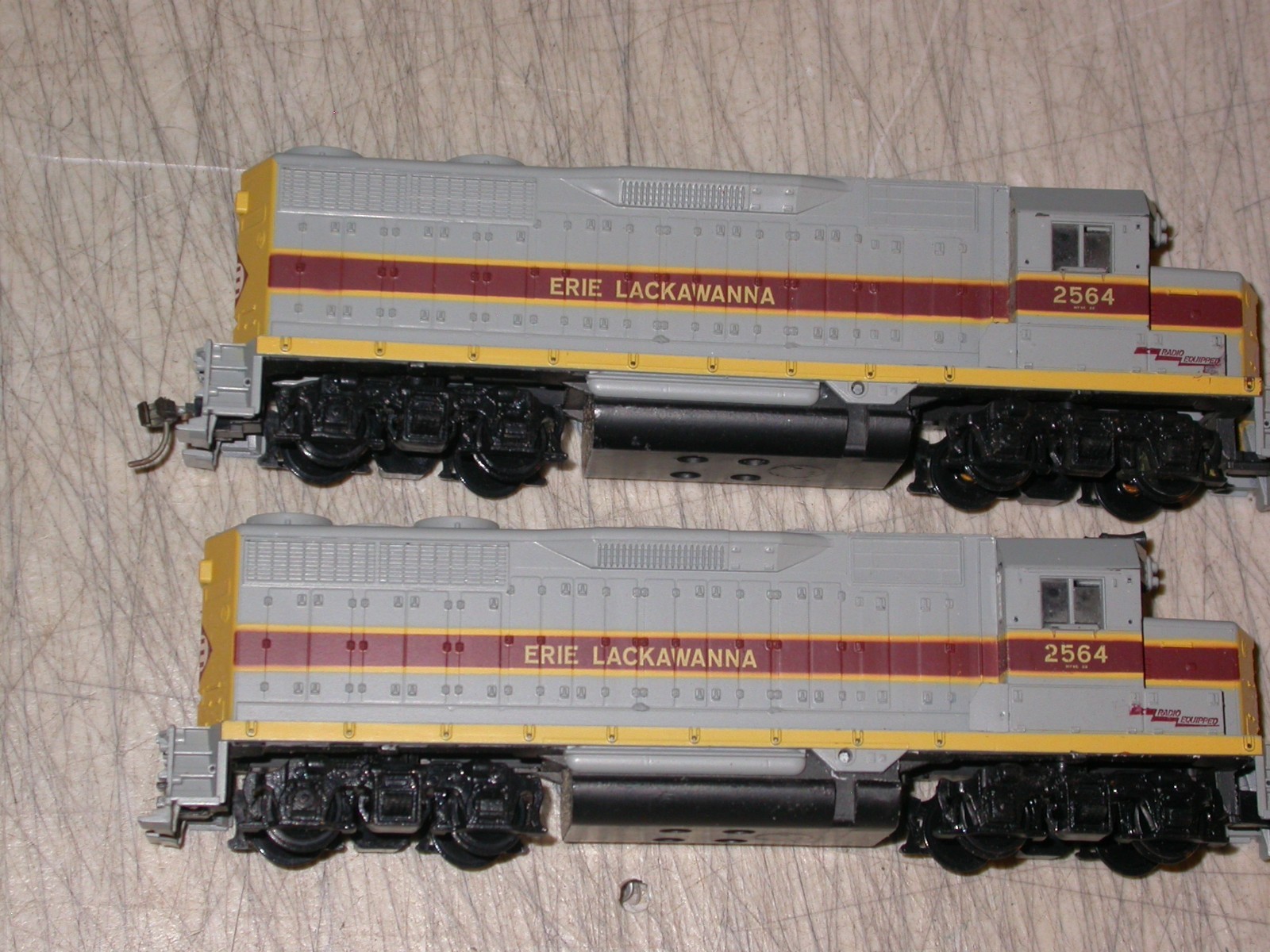 2X HO Scale Athearn Erie Lackawanna GP35 Diesel Engines #2564 DUMMY