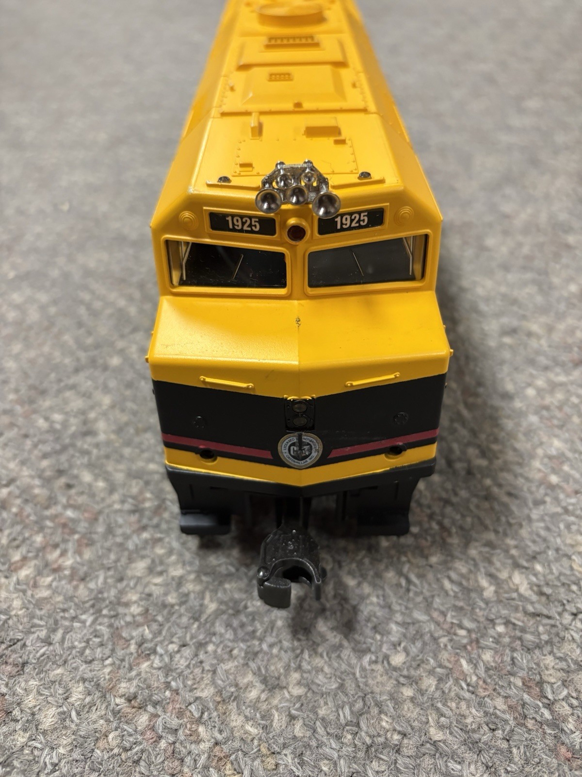 + MTH O Gauge RailKing Caterpillar CAT #1925 F40PH Diesel Locomotive w/ Horn *SS