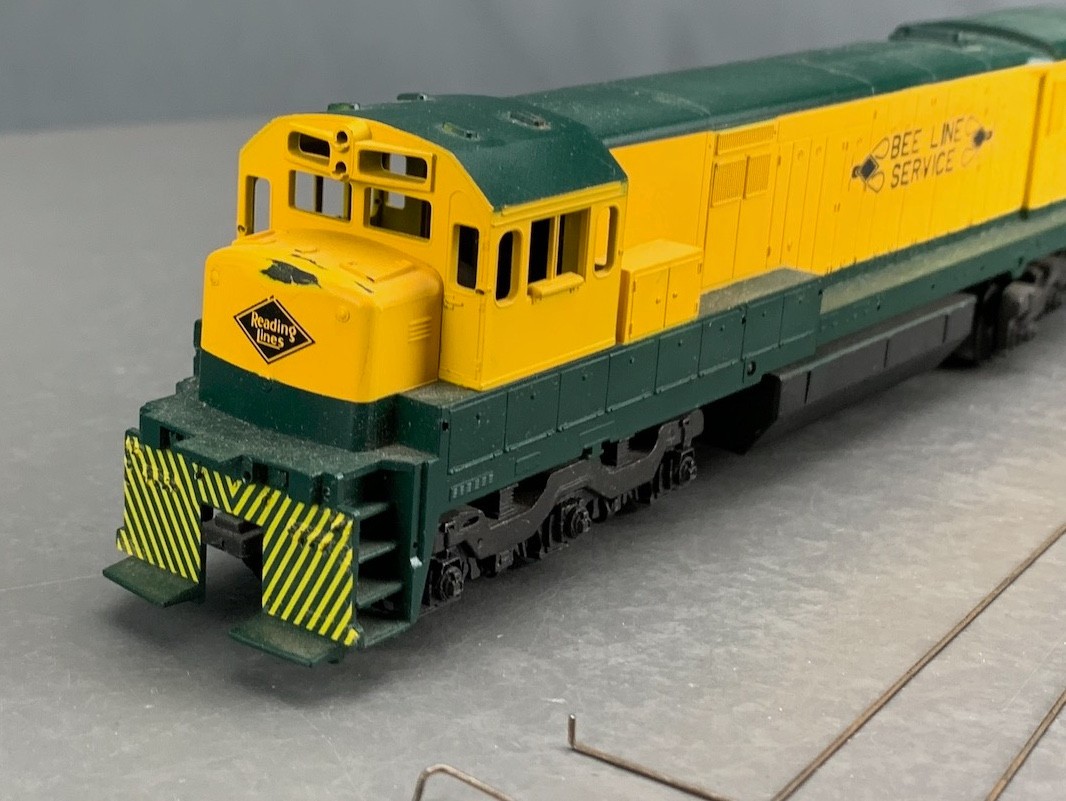 HO Athearn Reading Bee-Line U30-C Diesel Locomotive Unpowered Kit HO8524
