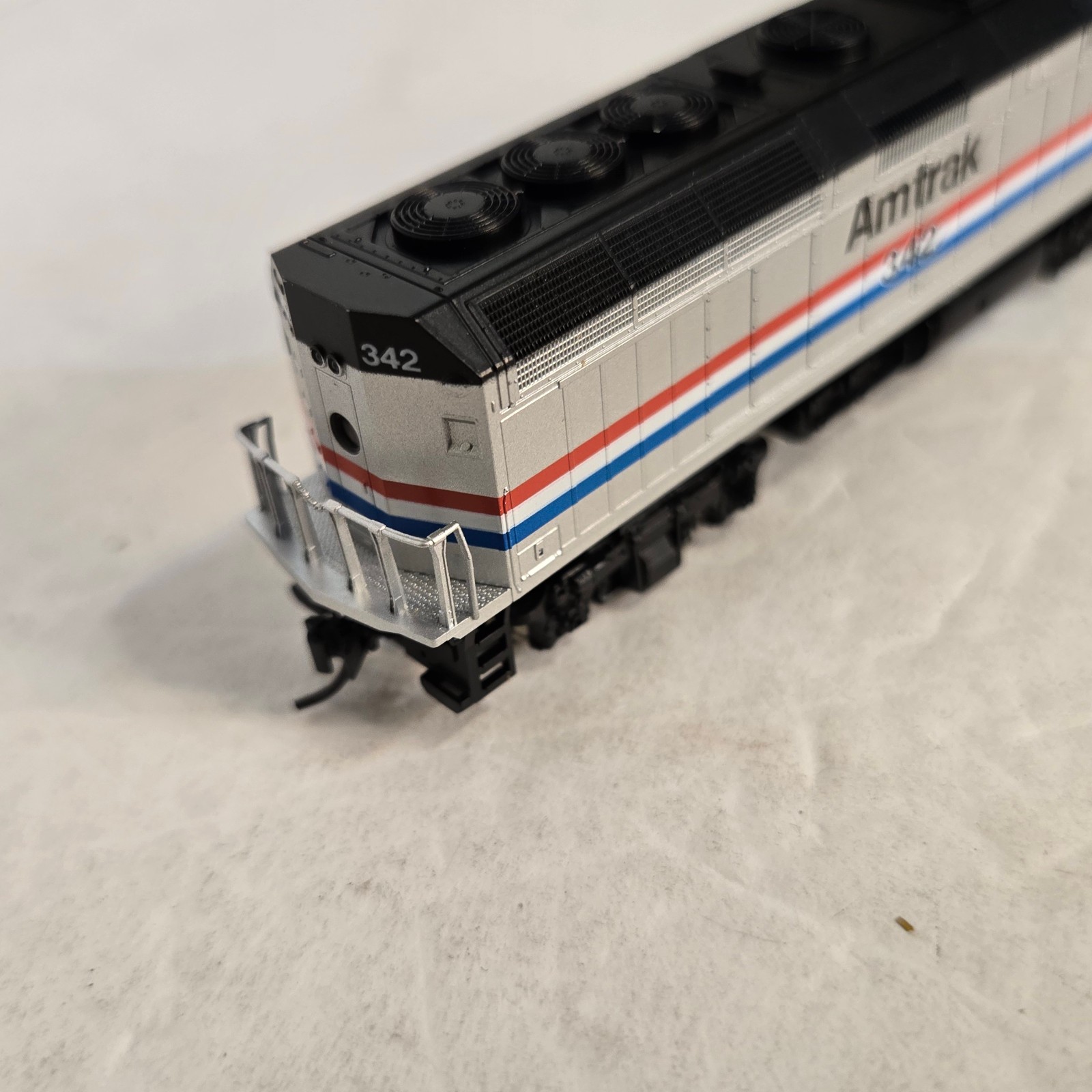 Kato 176-6101 Amtrak N EMD F40PH Locomotive. Runs. Japan.