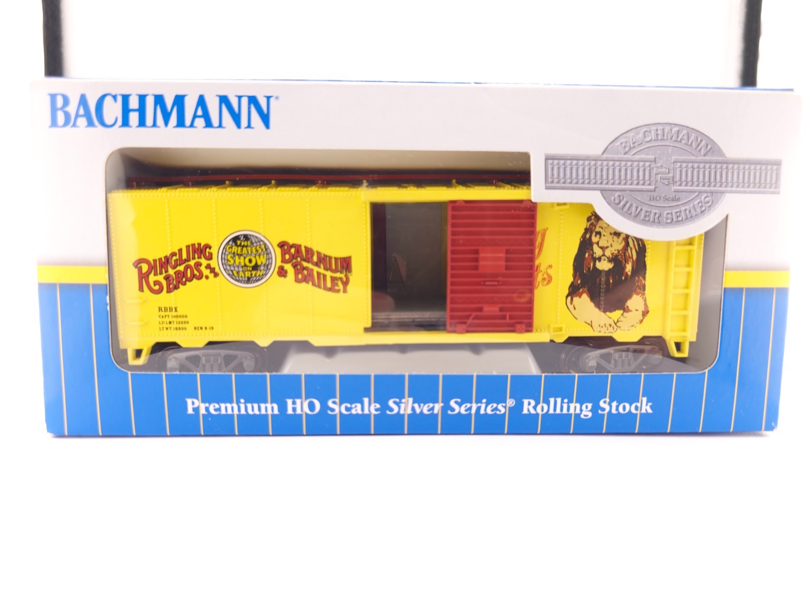 Bachmann HO Scale 16612 Ringling Bros. & Barnum & Bailey – Lion Box Car Train