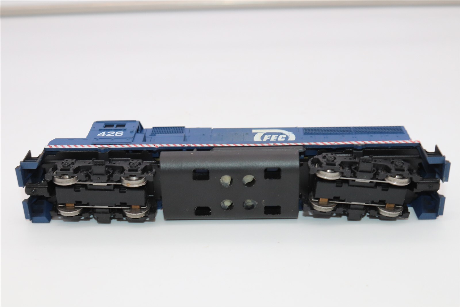 ATHEARN HO SCALE – LOCOMOTIVE – 04718 – GP40-2 POWERED FLORIDA EAST COAST – #426