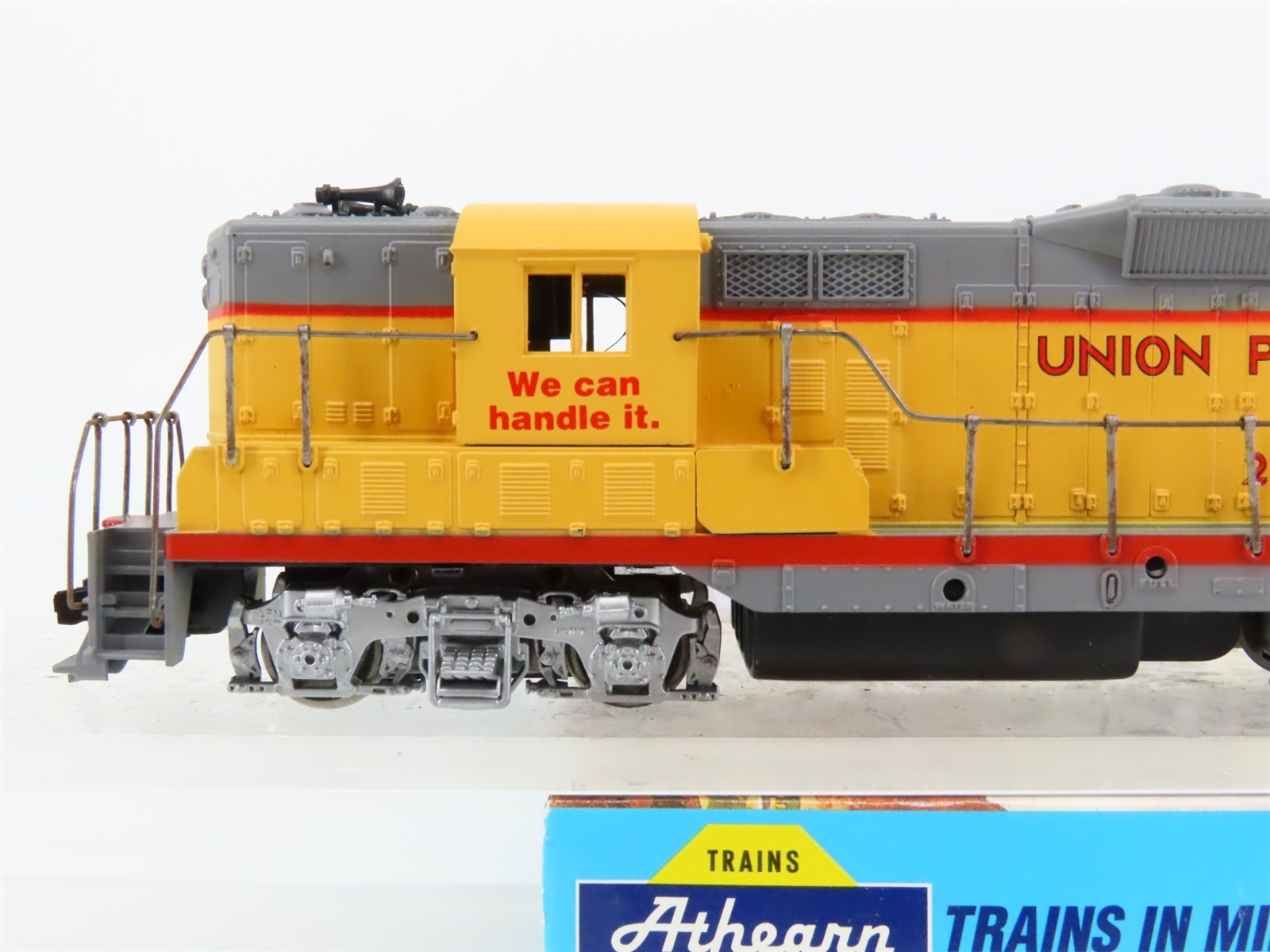 HO Scale Athearn 3154 UP Union Pacific “We can handle it.” EMD GP9 Diesel #250