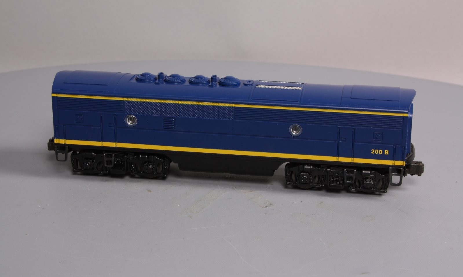 Lionel 6-18122 O Santa Fe F3 Blue/Yellow Non-Powered Diesel B-Unit #200B w/RS II
