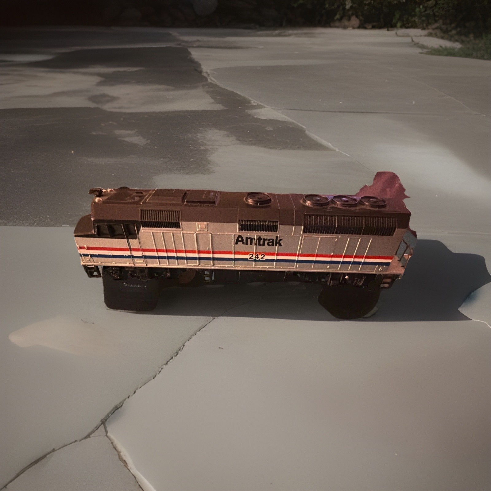 BACHMANN SPECTRUM HO LOCOMOTIVE DIESEL EMD F40PH AMTRAK #242 REF 87018