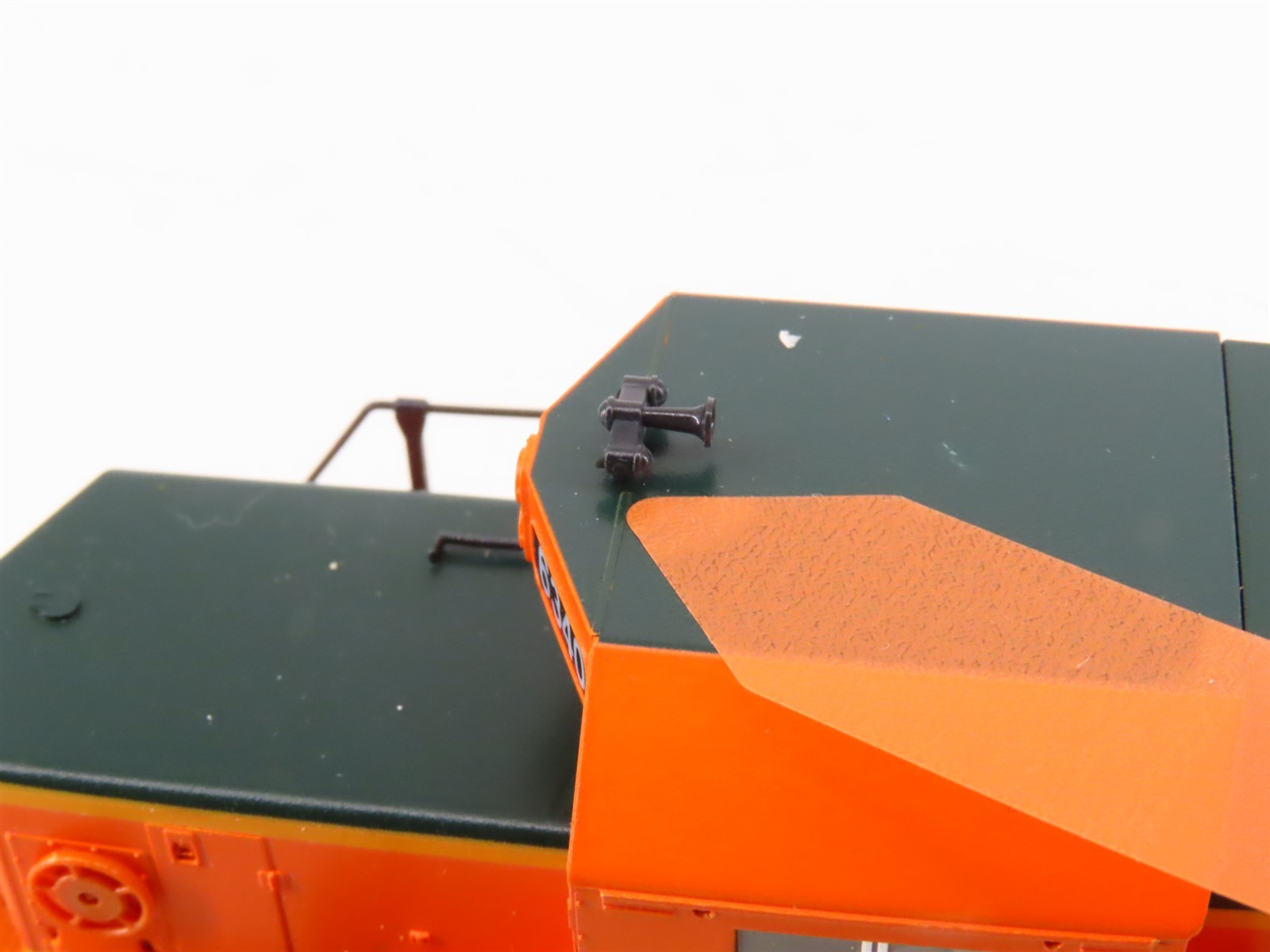 HO Scale KATO 37-3902 BNSF Railway SD40-2 Diesel Locomotive #6340
