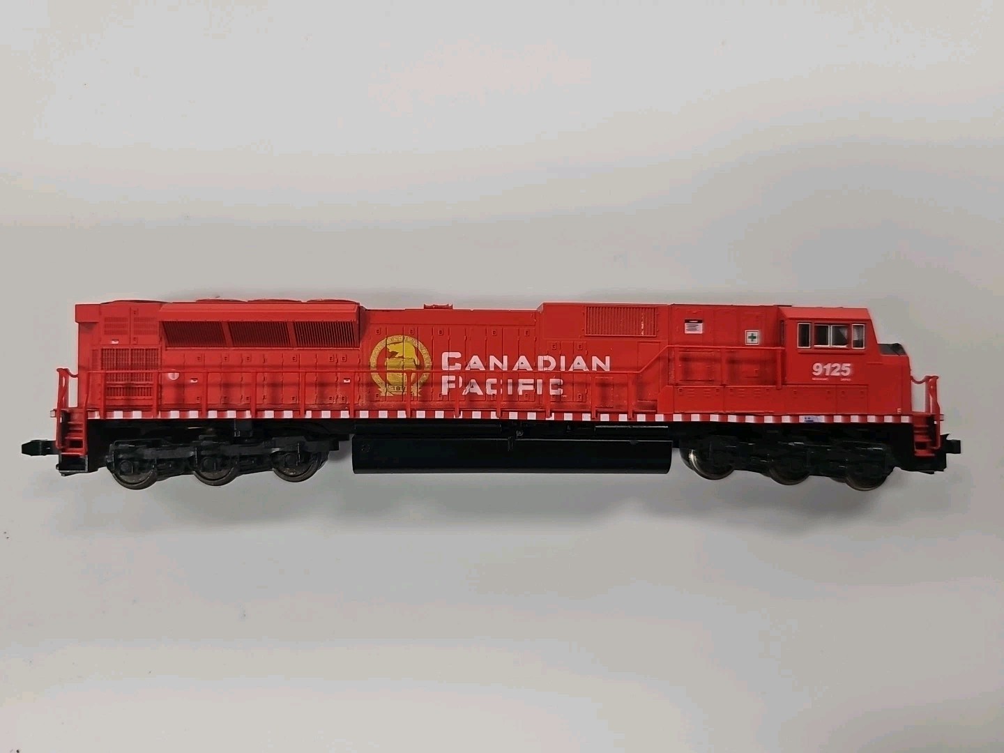 Kato N-Scale EMD SD90/43MAC 176-5602 Canadian Pacific # 9125 Diesel Locomotive