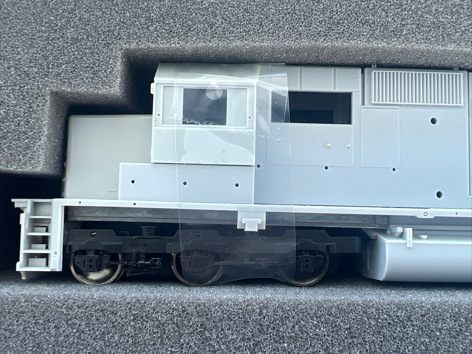 Athearn G6041 Genesis HO SD70 Diesel Locomotive UNDECORATED 4 step Ic-Conrail