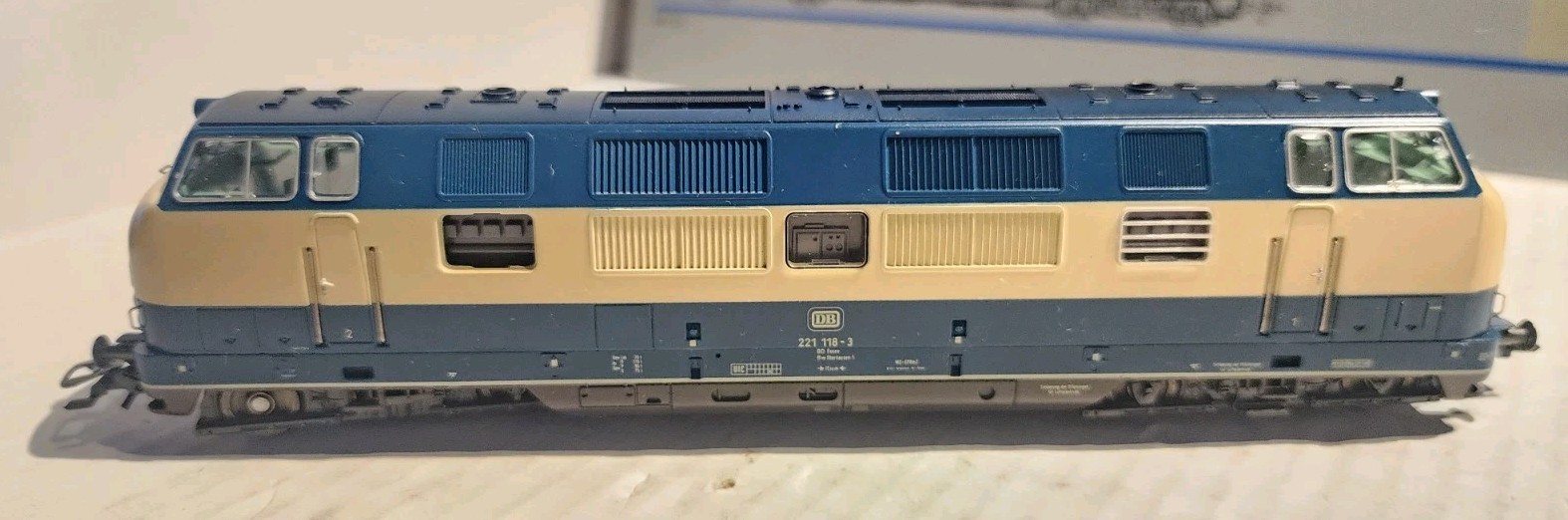 Märklin H0 Scale 3681 Diesel Engine BR221, DB -DIGITAL- AC