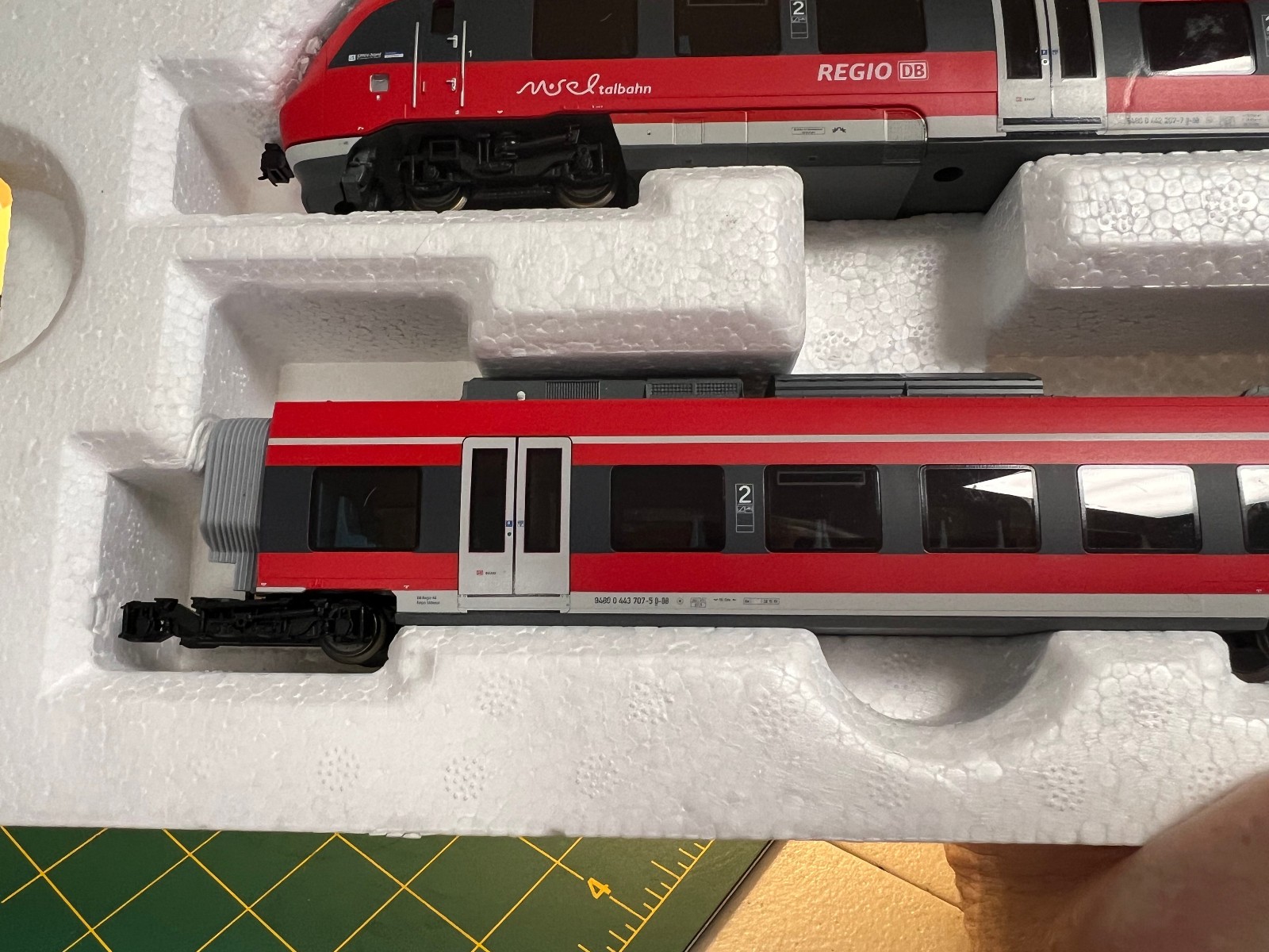 SET Piko 59500 HO Scale Piko electric railcar series 442, db, ag DC runs nicely.