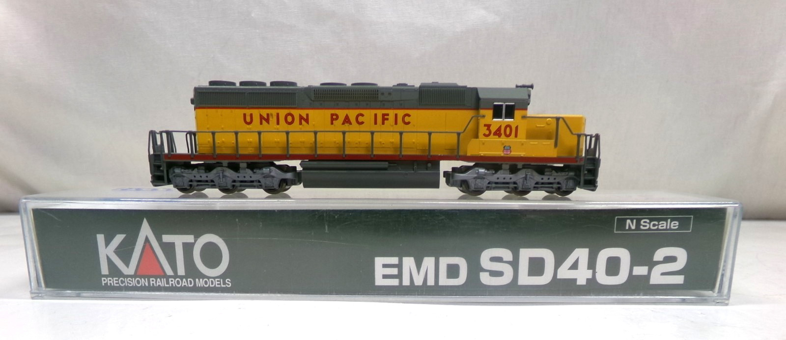 N scale Kato Union Pacific SD40-2 snoot diesel engine in orig box (lot N66)