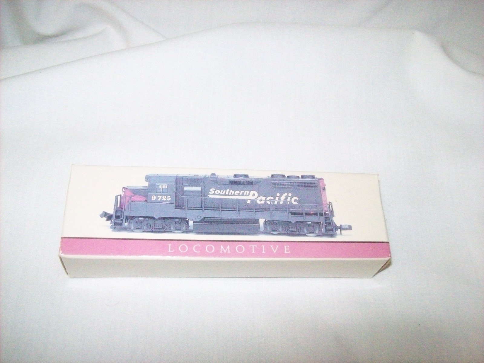 New Southern Pacific Locomotive # 9725 Model Train No 418 High Speed