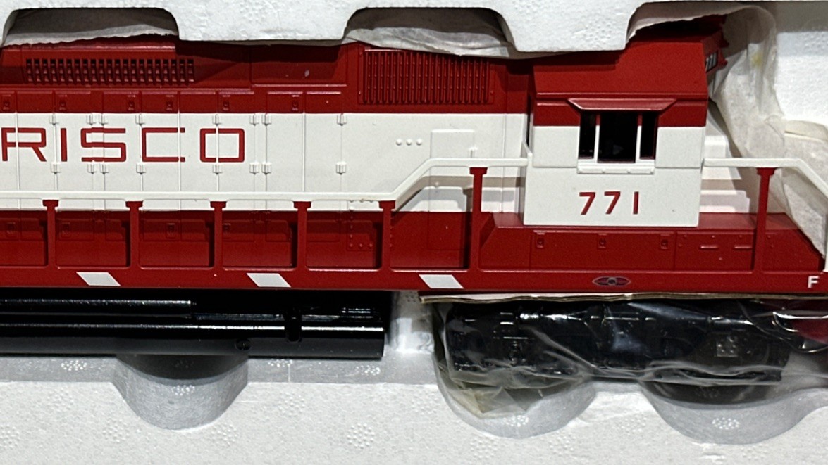 WILLIAMS GP38-206 FRISCO Diesel Locomotive #771 POWERED Unit O-Gauge 3-Rail NEW