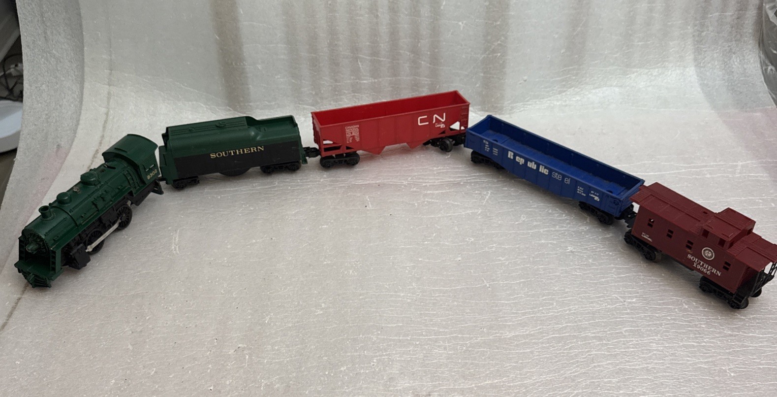 Lionel Lot Locomotive 8302 Southern Express, Rattle Tender, 9013, 9136, X9066