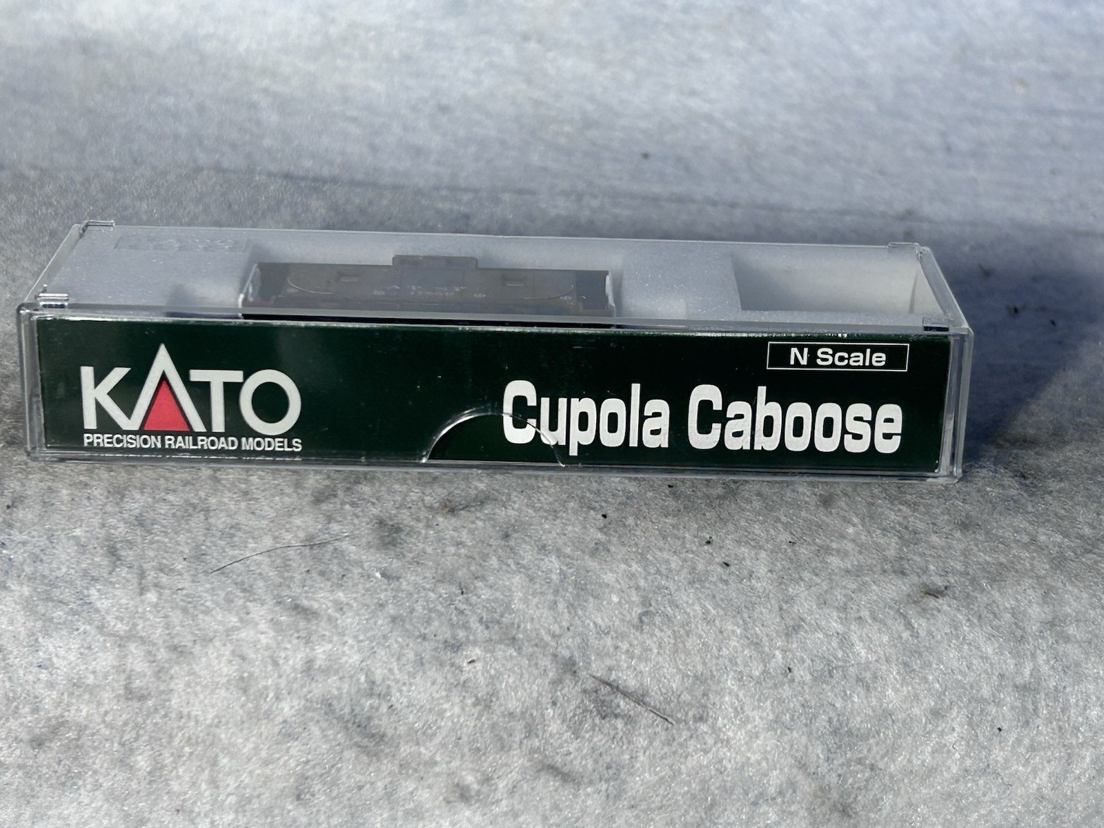 Cool KATO Santa Fe SD-40-2 Snoot Nose Diesel Engine/Caboose Set N Gauge
