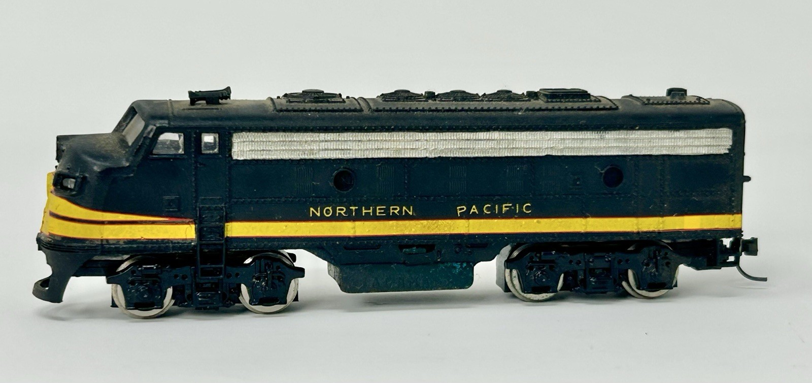 Vintage N Scale Athearn NP Northern Pacific Locomotive