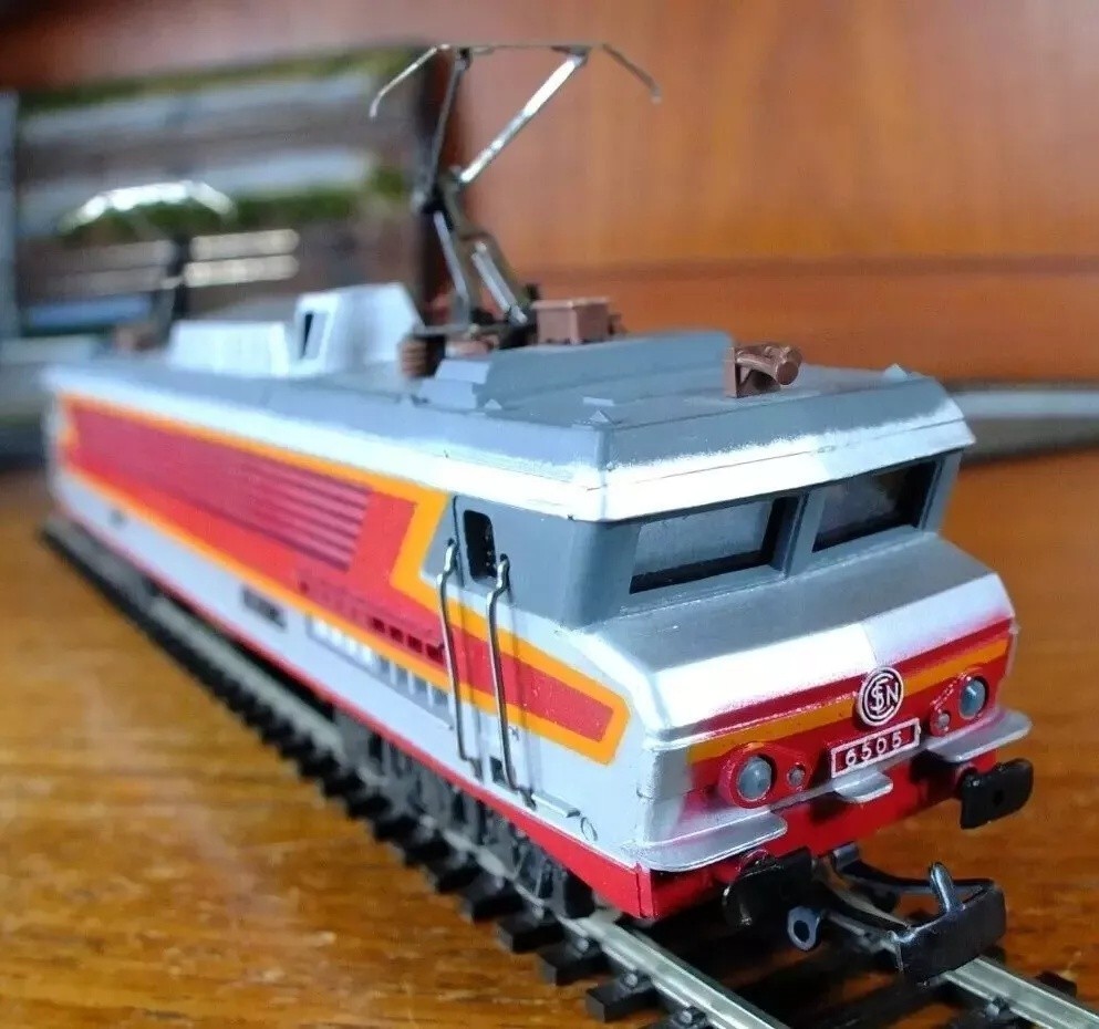 Jouef 8436M HO gauge SNCF CC 6500 electric loco in silver/red livery