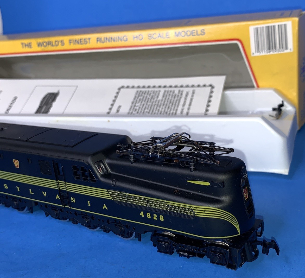 Mehano Pennsylvania Engine #4828 GG-1, In box, Nice condition Black