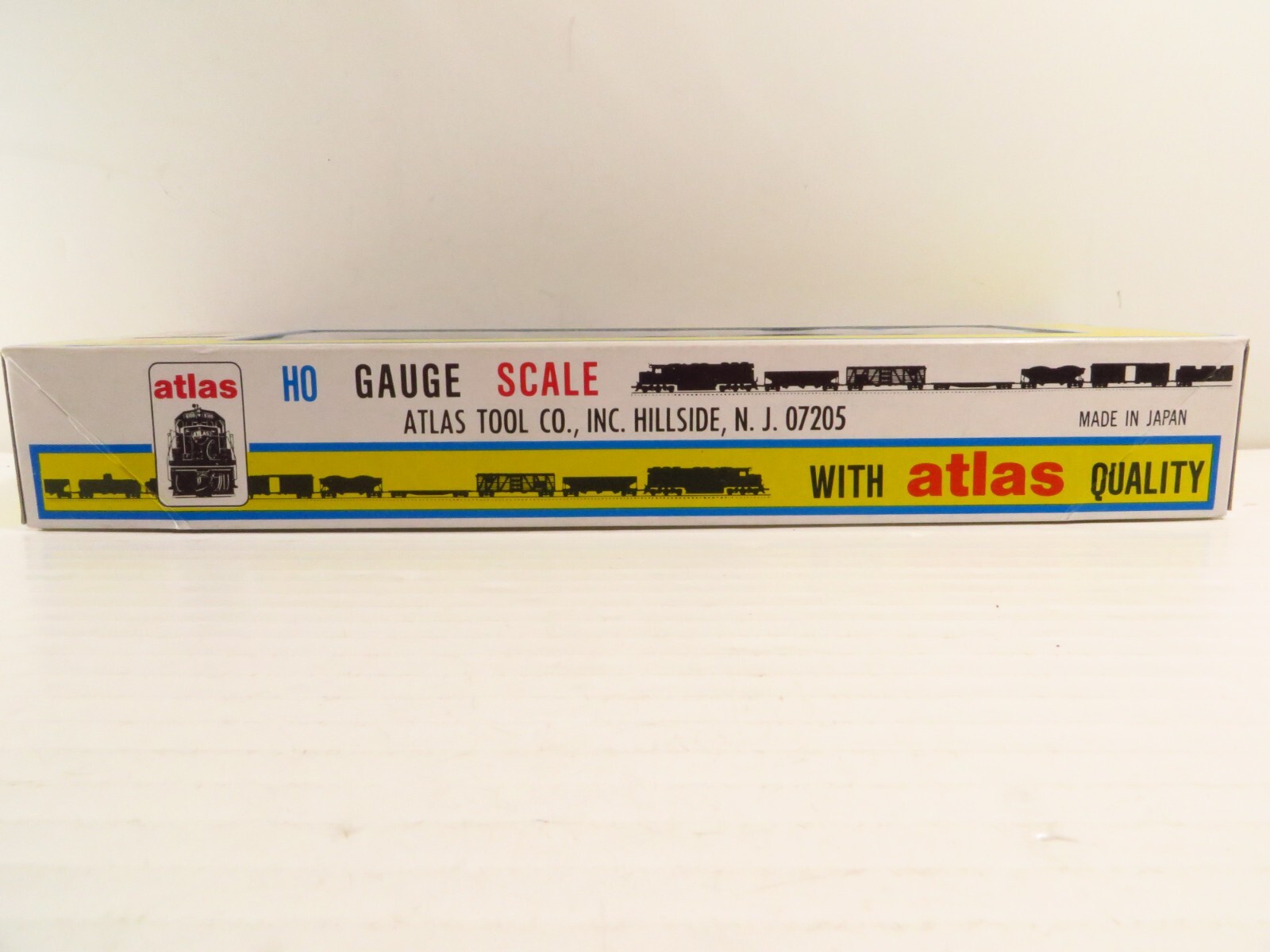 Atlas 7100 HO New Haven RS-11 Diesel Locomotive #1409, Brand NEW in Box