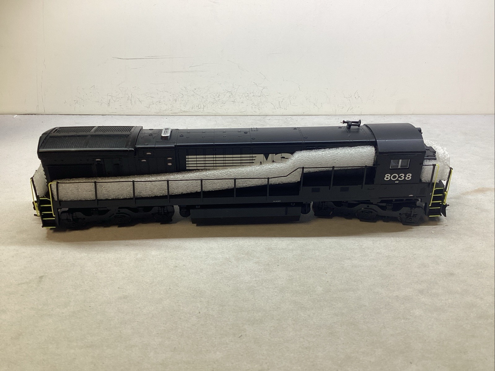 BROADWAY LIMITED paragon series GE C30-7 NO. 8038 model train ng101618