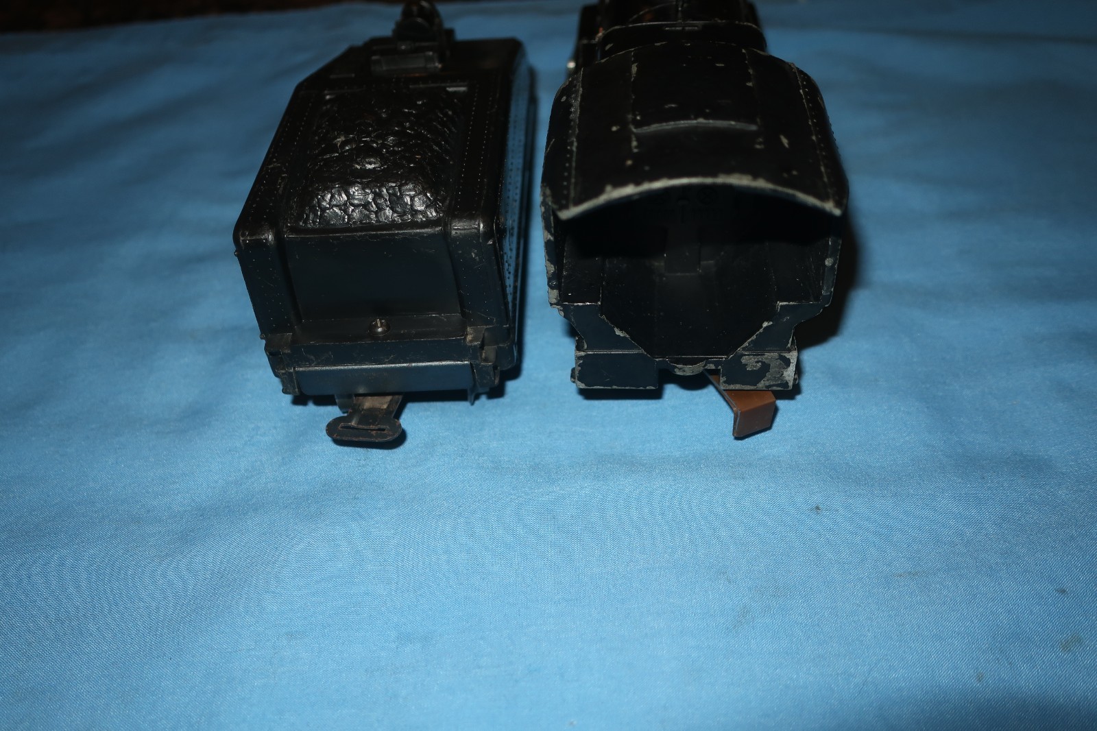 Lionel #1615 Steam Locomotive Switcher with Slope Back Tender. Runs well