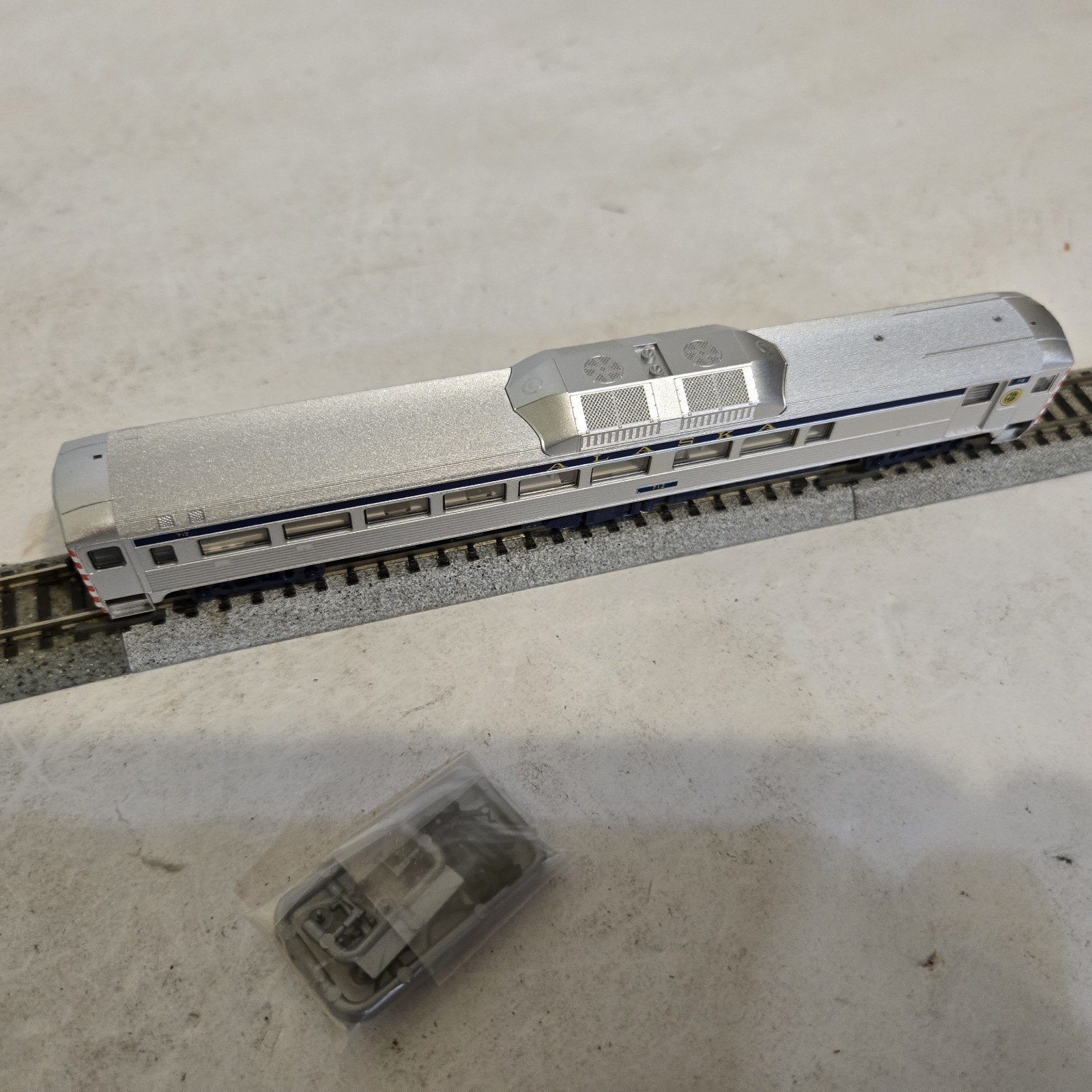 Kato 106-3015 N Scale Alaska RR Rail Diesel Car Set F RDC-2 Loco Set Both Run