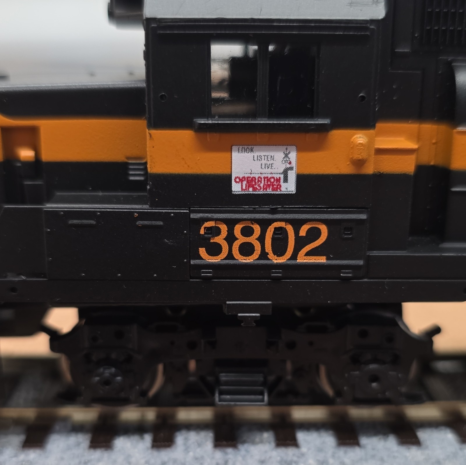 Athearn HO GP38-2 Indiana Harbor Belt #3802 Diesel Locomotive DC Analog
