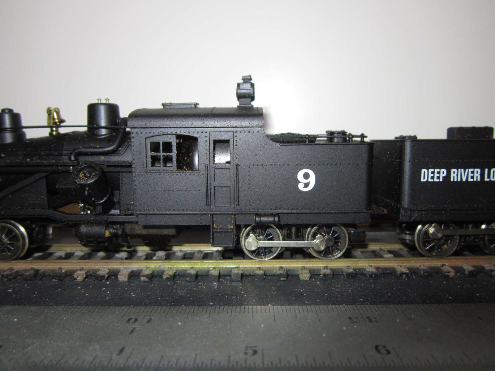 VINTAGE RIVAROSSI HO-SCALE “3 TRUCK HEISLER” LOCOMOTIVE “DEEP RIVER LOGGING” #9