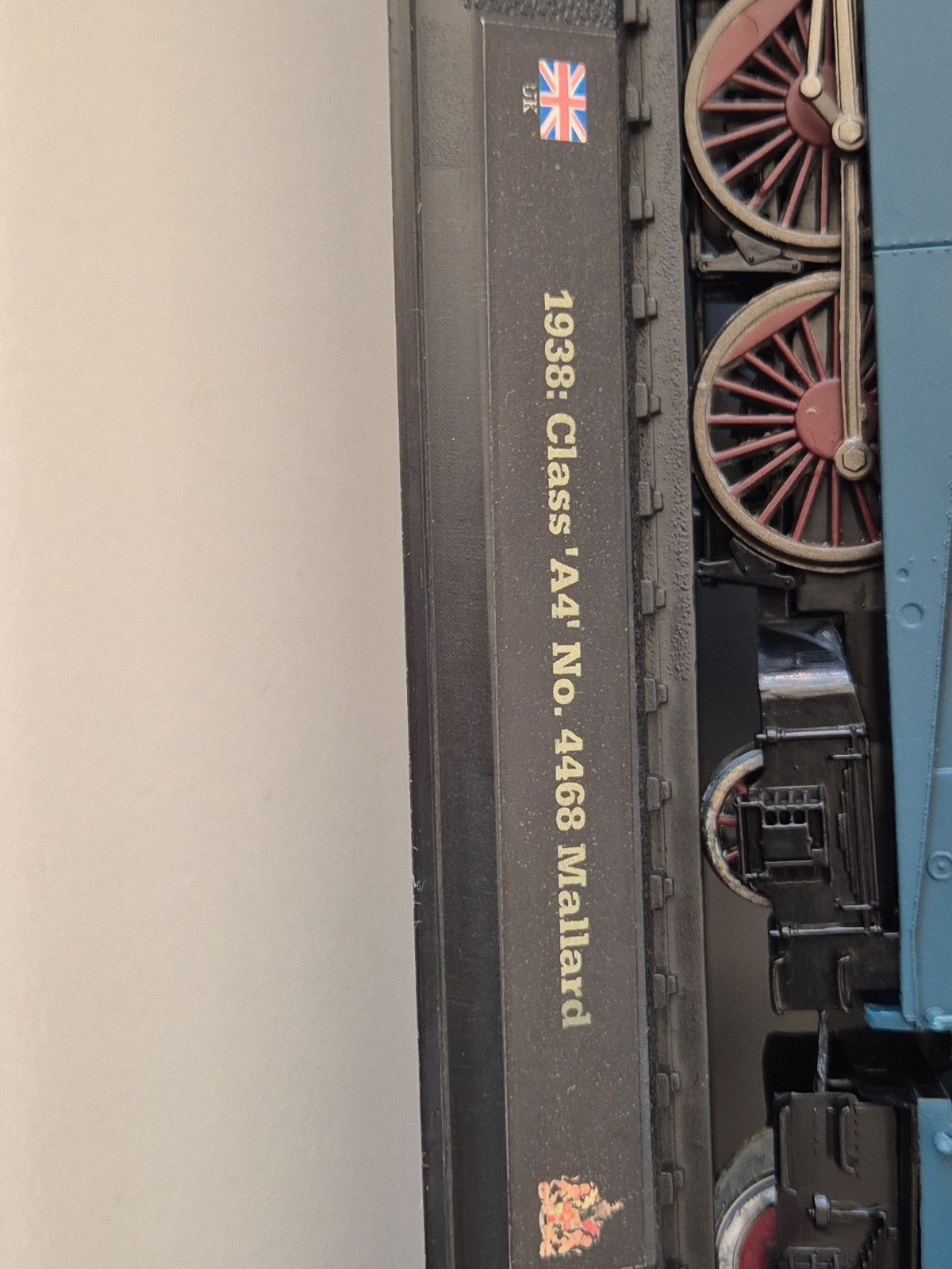 Vintage Mallard Model Train 1938 Class A4 No. 4468 On Stand.