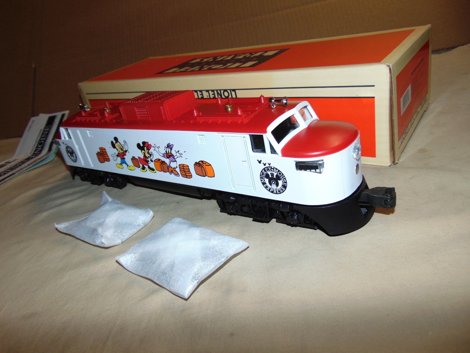 LIONEL O 18311 DISNEY MICKEY MOUSE EXPRESS EP5 DIESEL WITH HORN + BOX