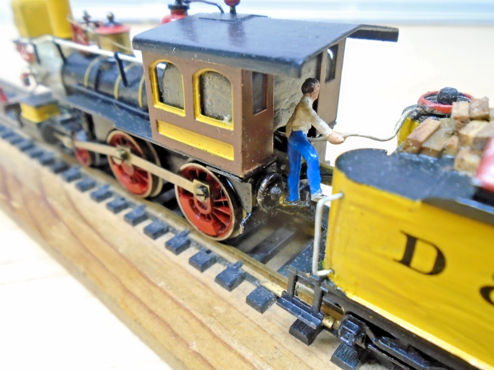 Nicely Finished Akane Brass HO D&RGW Loco 4-4-0 & Wood Load Tender Runs/Lights